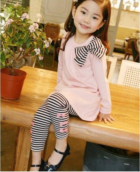 Girl 2 Piece Set With A Bow