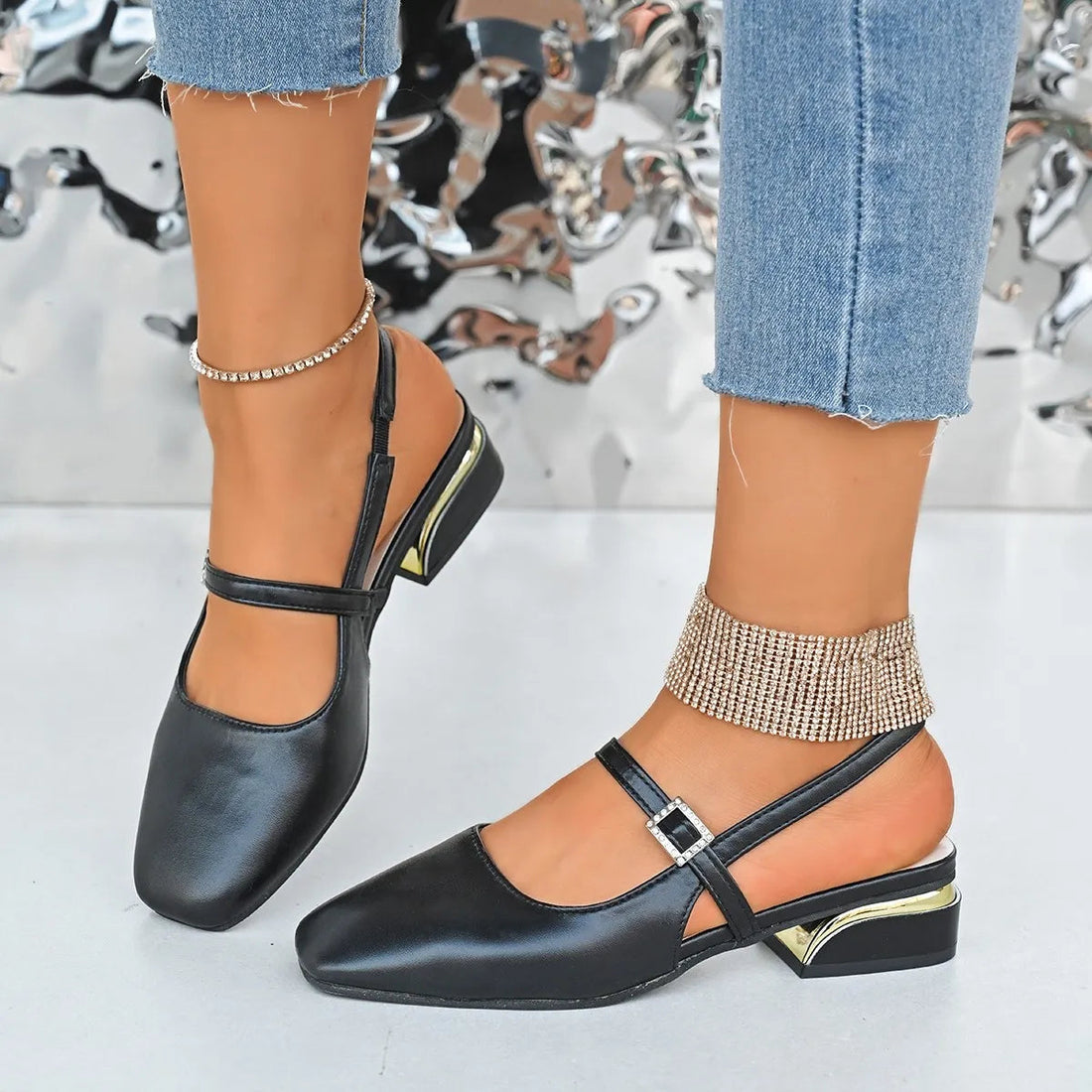 The benefits of shopping small woman owned business